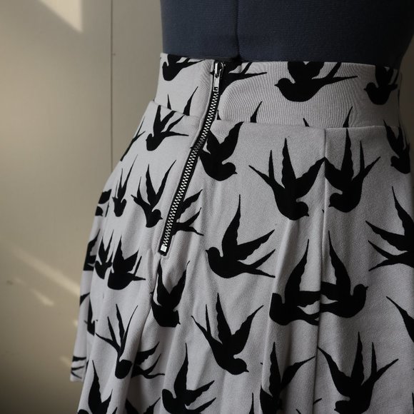 H&M Bird Patterned Circle Skirt - Picture 5 of 10